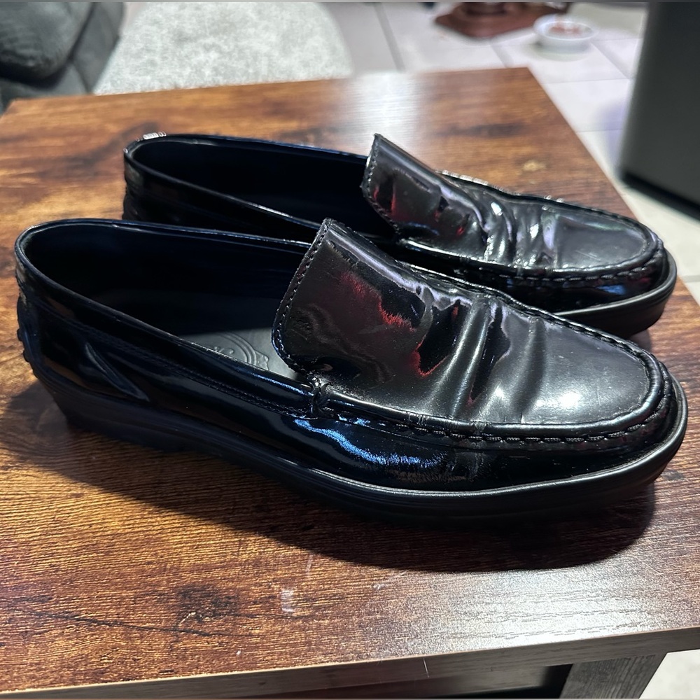 Tod's Black Patent Leather Penny Loafers 38 1/2 - Picture 2 of 10
